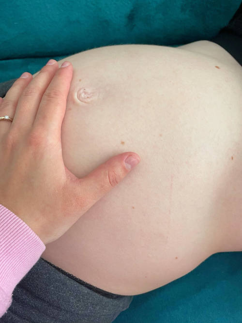 massage d'une femme enceinte 